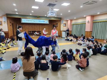 의령유치원, 한국의 탈춤 '북청사자놀음' 재미있어요!!  대표이미지